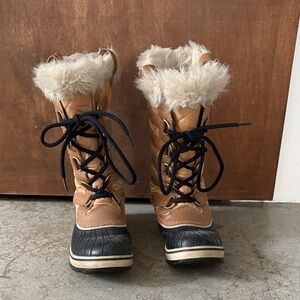Sorel Quilted Tan and Black Fur Boots